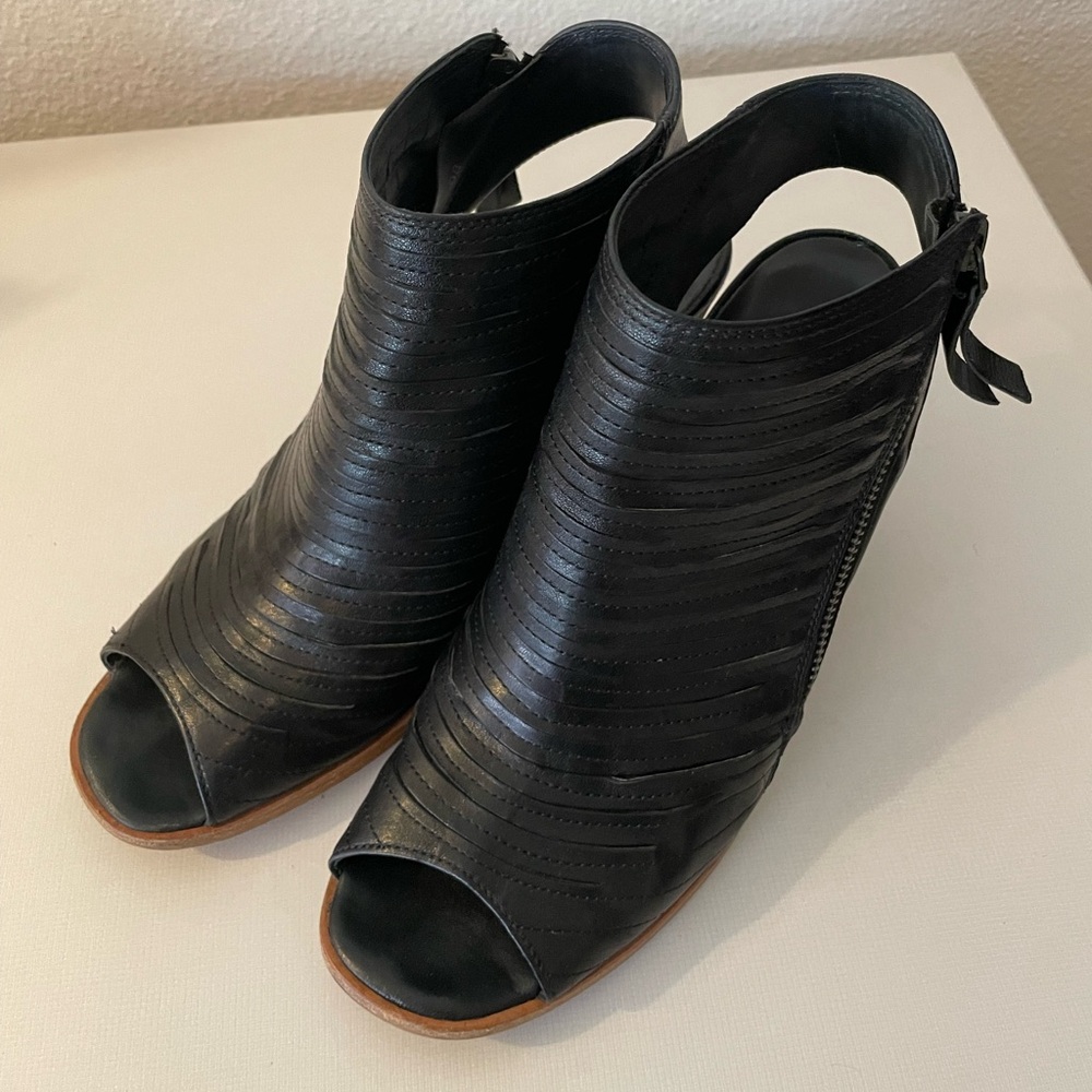 Paul Green Black Leather Peep Toe Heeled Sandals Size 8.5 - Picture 2 of 10